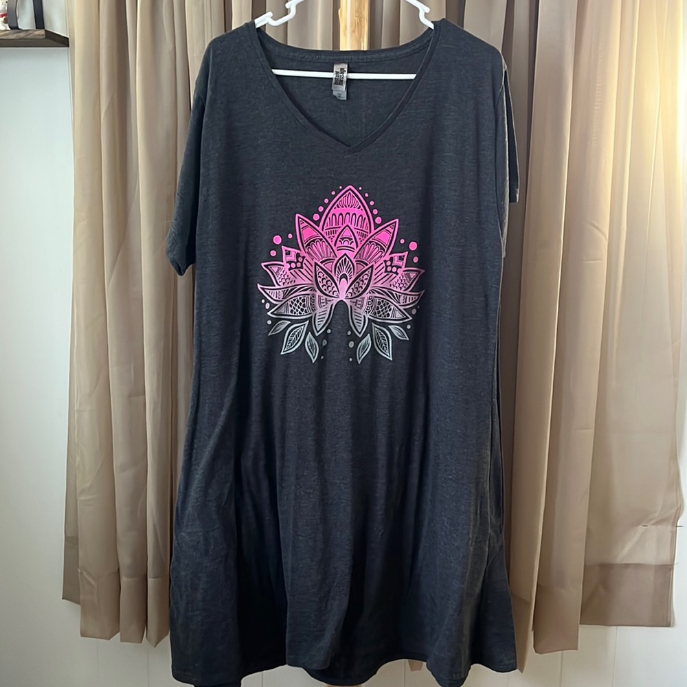 Mandala dress size 2X plus v-neck short sleeves. $30